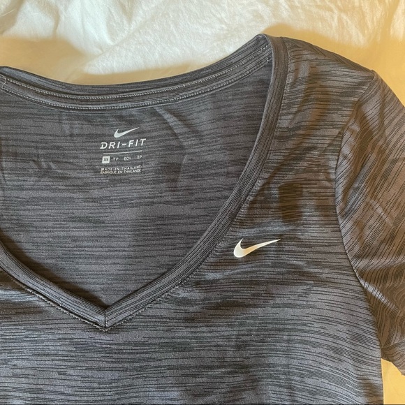 BUNDLE Nike DriFit V-Neck Tops - Picture 3 of 5
